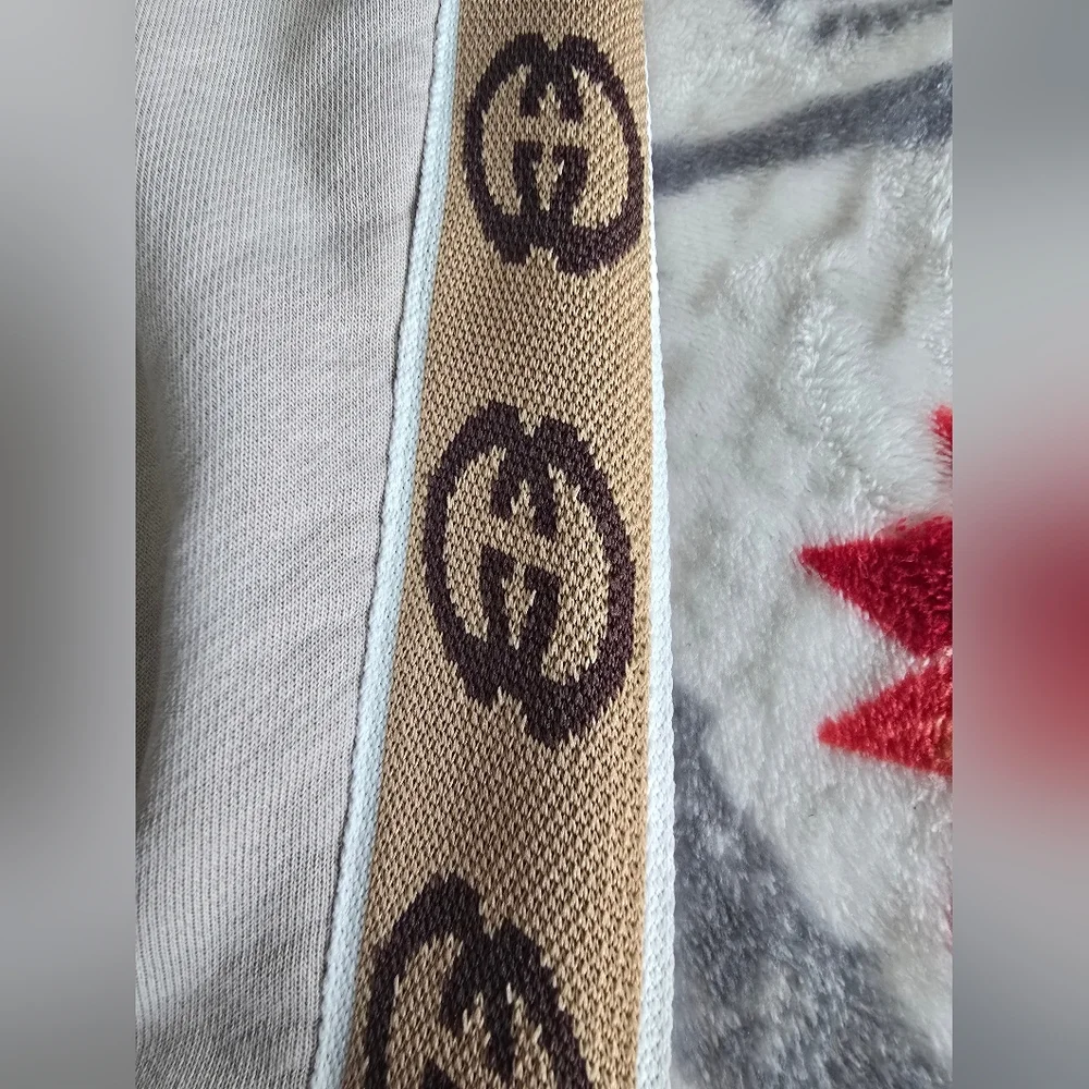 Gucci Side Double Globo Beige Shorts.